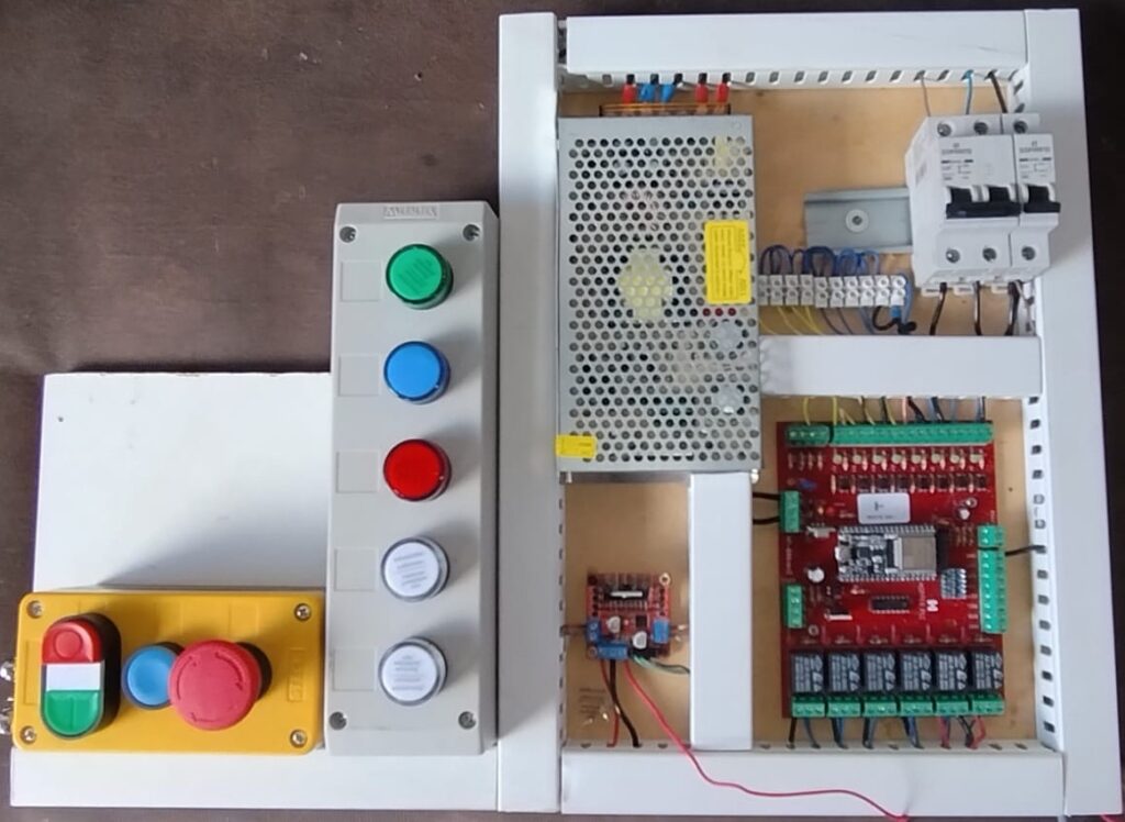 Protótipo do sistema transelevador HF-006 para automação logística com ESP32.